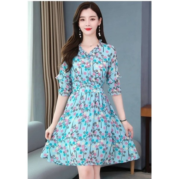 YMS NWT Light Blue and Multi-Color chiffon dress 3/4 sleeve woman size medium - Picture 1 of 7